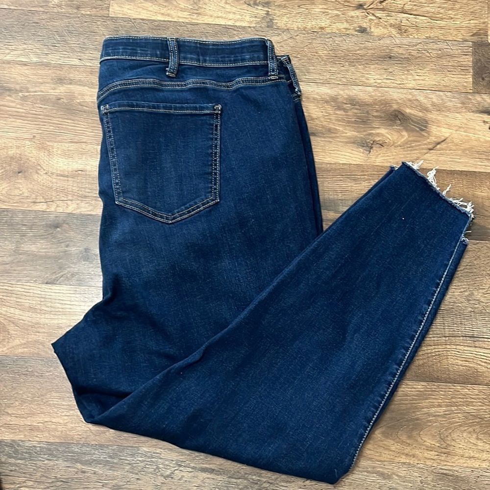 Torrid sky high skinny jeans, size 26T